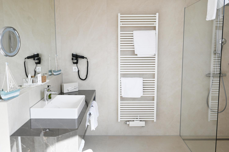Bathroom 3, Ringhotel Resort SPA Hohe Wacht, Plön