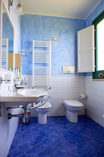 Bathroom 5, Baglio dello Zingaro, Trapani