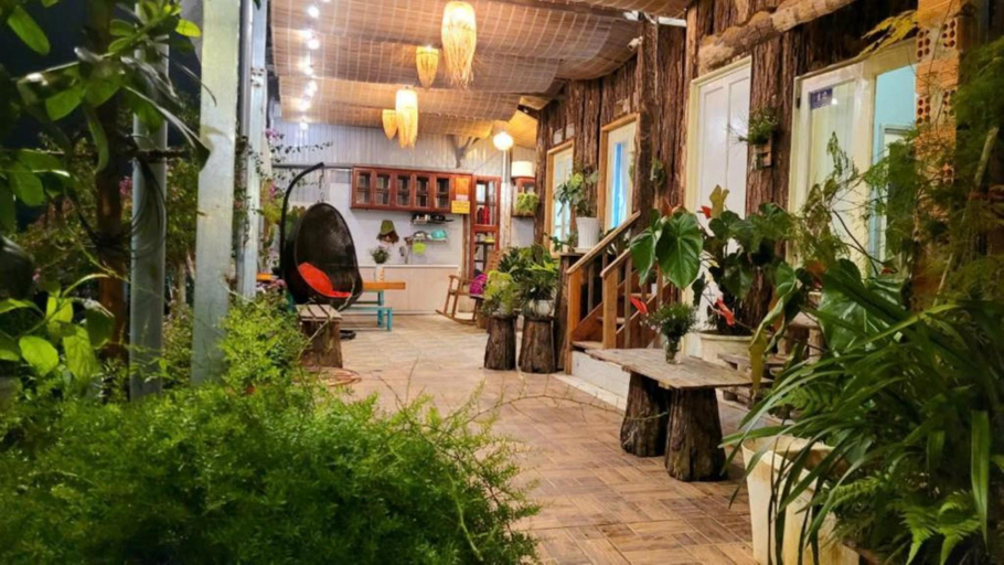 Others 3, Hiên Nhà Có Hoa, Đà Lạt