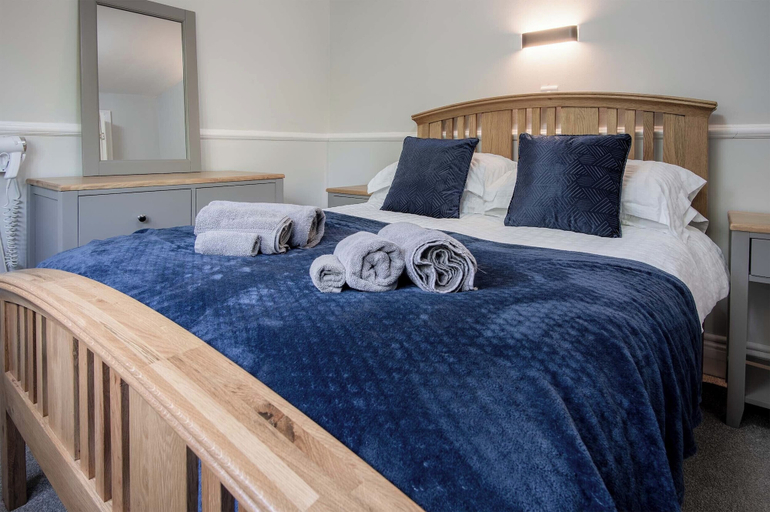 Bedroom 3, Honeysuckle Cottage - 1 Bedroom - Amroth, Pembrokeshire