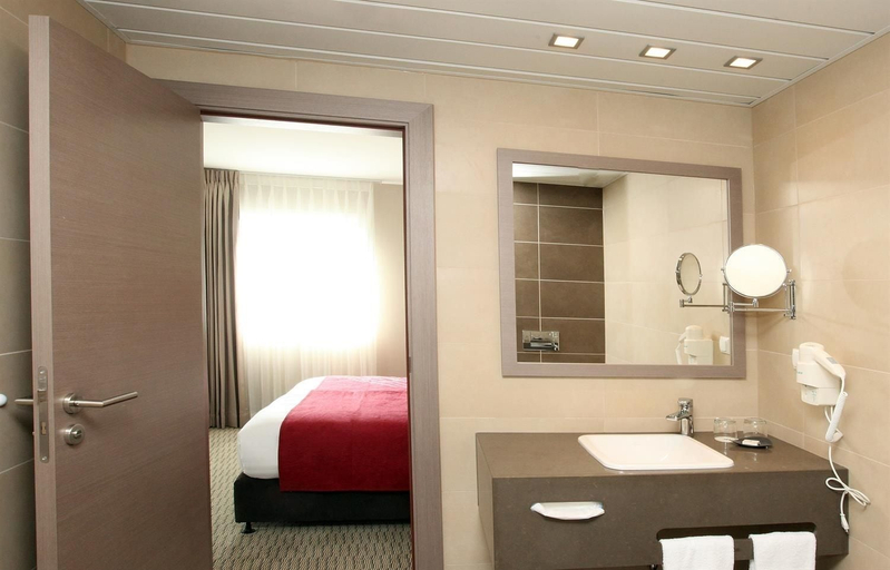 Bathroom 3, Golden Tulip Kassel Hotel Reiss, Kassel