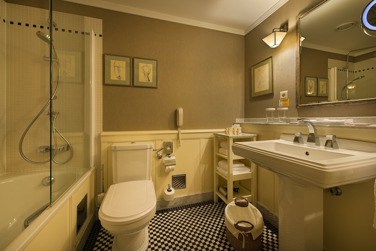Bathroom 4, MARROL S HOTEL, Bratislava I