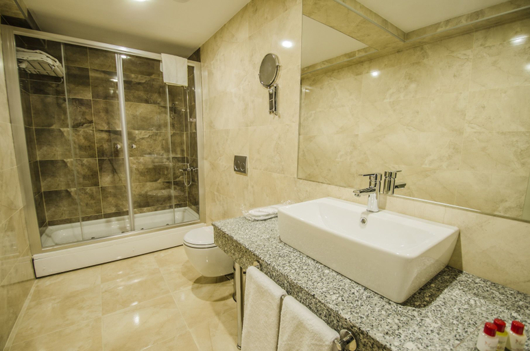 Bathroom 4, Cimenoglu Hotel, Merkez