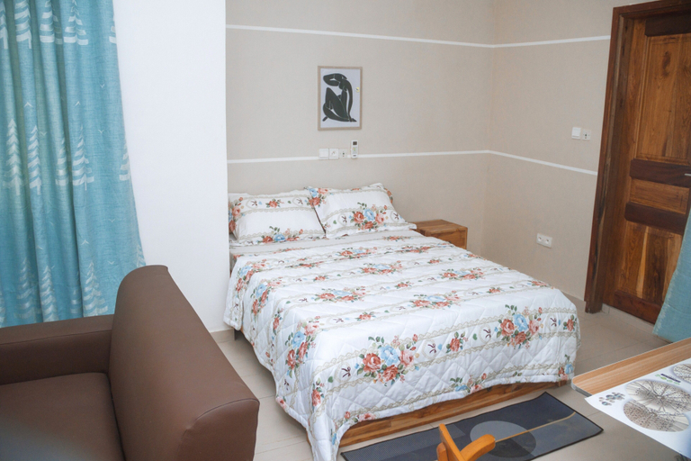 Room 2, RESIDENCE C9, Golfe (incl Lomé)