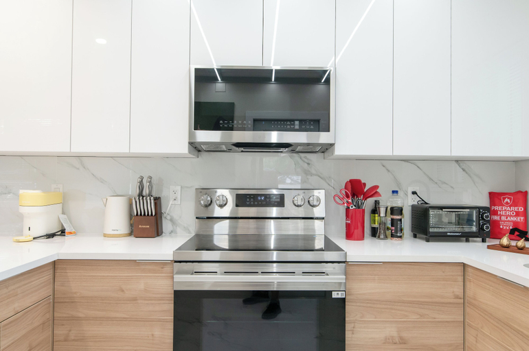 Private kitchen 2, Hermes House 3621, Broward