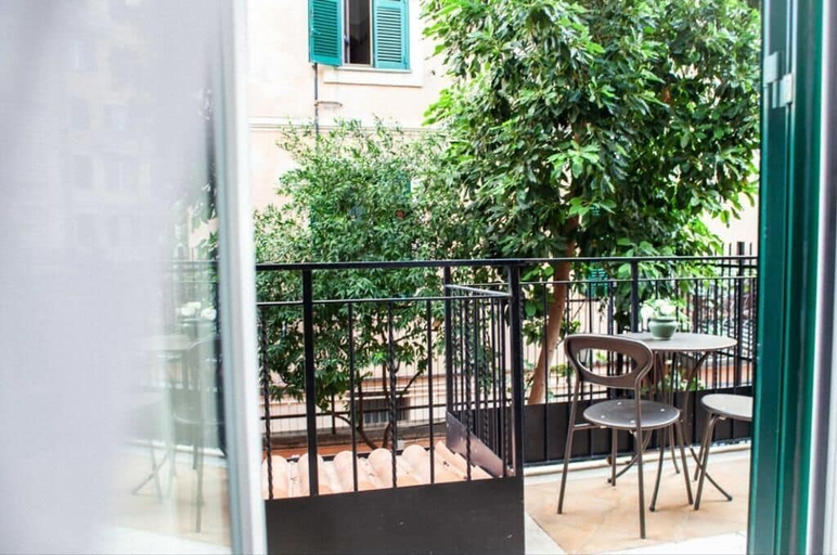 Outdoor dining, Farfalla Bianca - Rooms, Rome