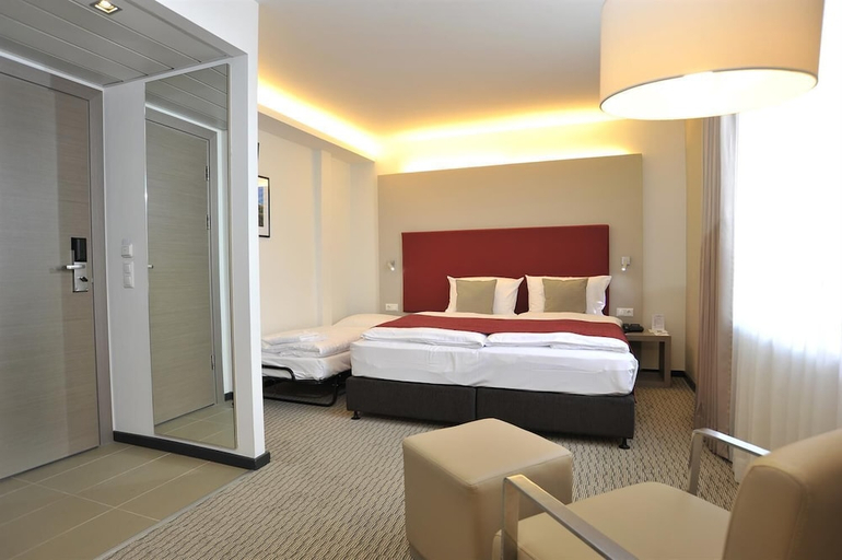 Bedroom 2, Golden Tulip Kassel Hotel Reiss, Kassel