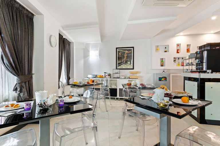 Food & Drinks 5, Golden Hotel, Napoli
