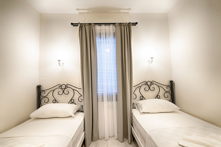 Bedroom 3, Bademli Konak Otel, Datça