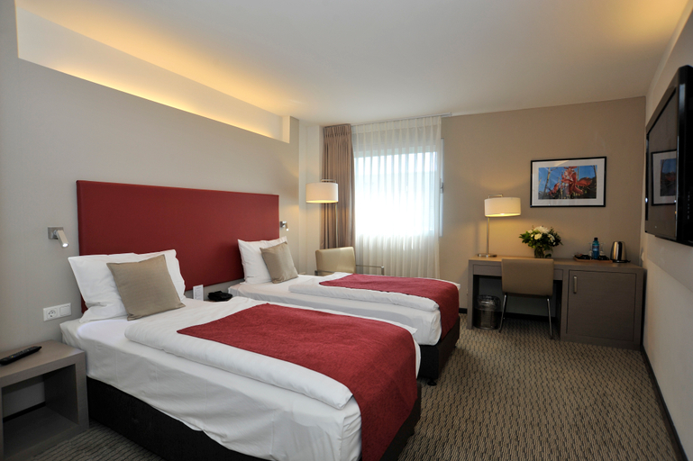 Bedroom 2, Golden Tulip Kassel Hotel Reiss, Kassel
