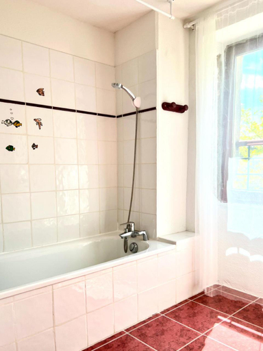 Bathroom 3, Gites de Rouvignac, Hérault