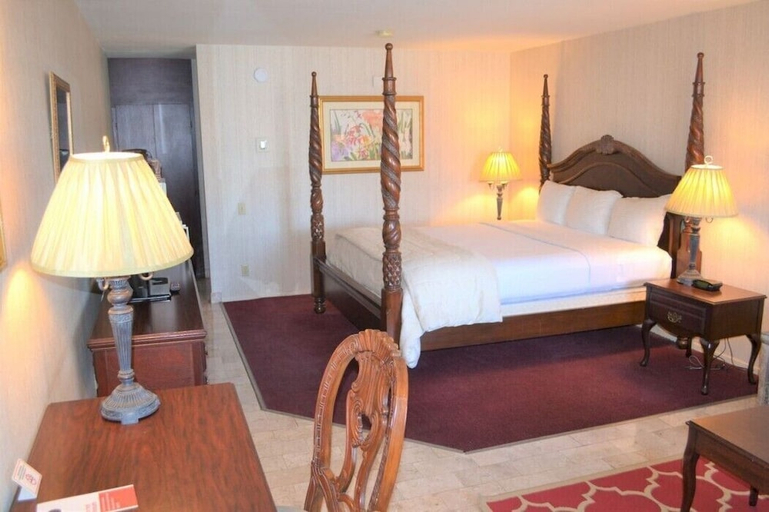 Bedroom 2, Merced inn & suites, Merced