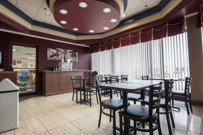 Food & Drinks, Argyll Plaza Hotel, Division No. 11