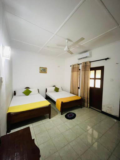 Bedroom 4, Hotel Royal Park, N. Palatha East