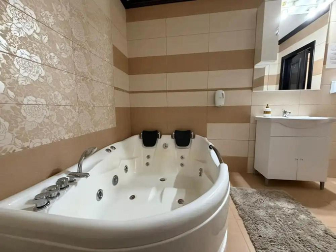 Bathroom 4, Hotel Ambasador Iasi, Rediu