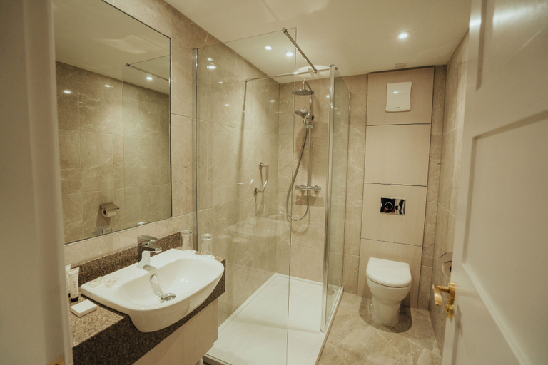 Bathroom 4, Dunadry Hotel & Country Club, Antrim and Newtownabbey