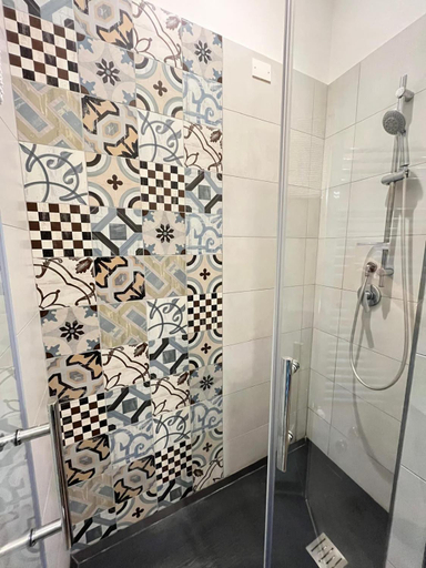 Bathroom 2, FondacOlivella, Napoli