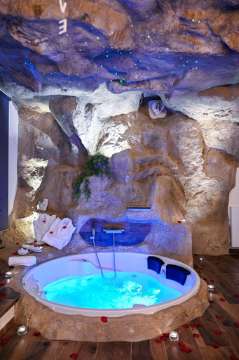 Sport & Beauty 1, B&B La Casa nella Roccia, Avellino