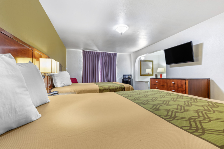 Bedroom 3, Rose City Inn & Suites, Smith