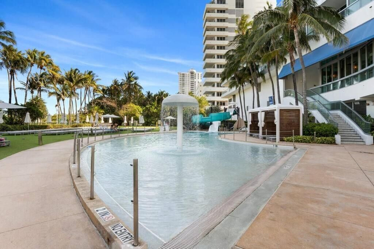 Pool, Sorrento 704, Miami-Dade