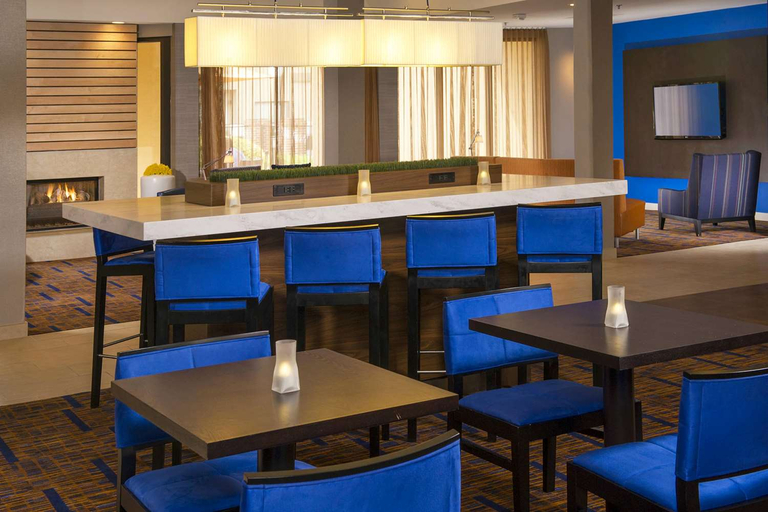 Food & Drinks 5, Sonesta Select Charlotte University Research Park, Mecklenburg