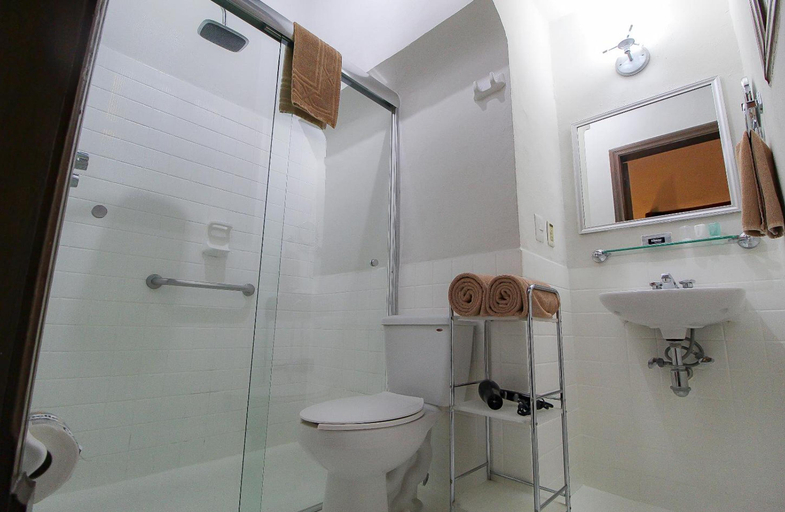 Bathroom 3, Hotel Casino Morelia, Morelia