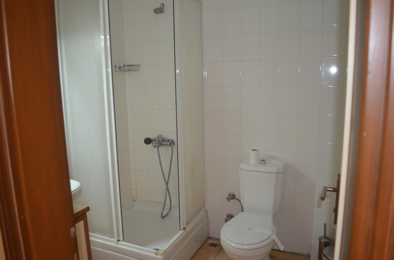 Bathroom 5, Ayvalik Palas Hotel, Ayvalık