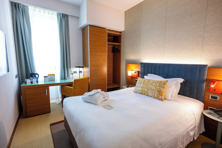 Bedroom 3, voco PARMA & CONGRESSI by IHG, Parma