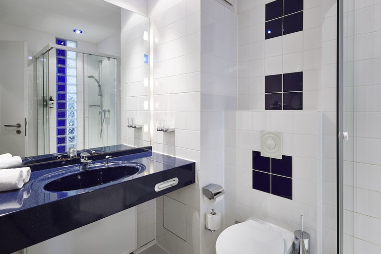 Bathroom 4, INNSiDE Bremen, Bremen