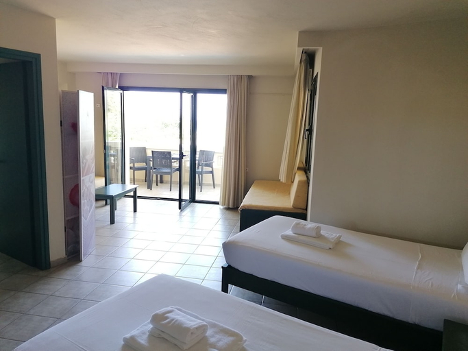 Bedroom 2, Villiana Holiday Apartments, Crete