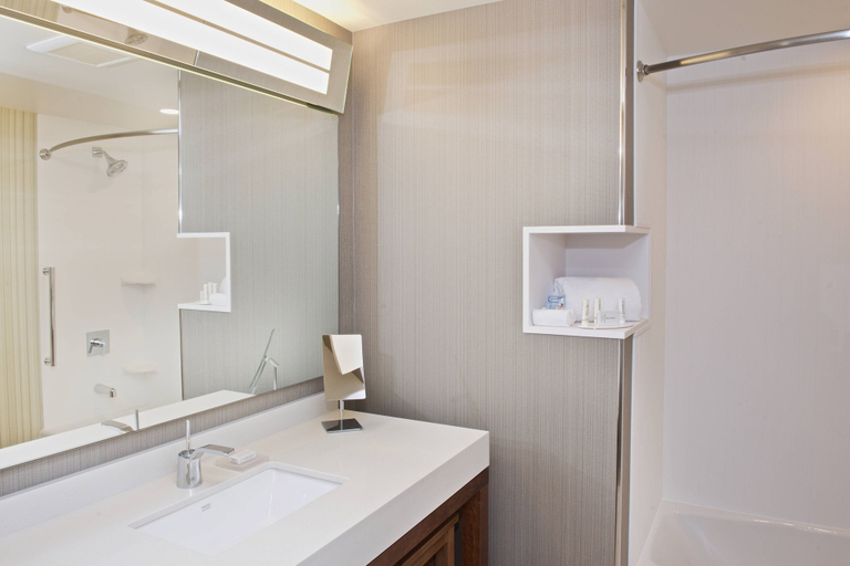 Bathroom 3, Courtyard by Marriott Seattle Everett Downtown, Snohomish