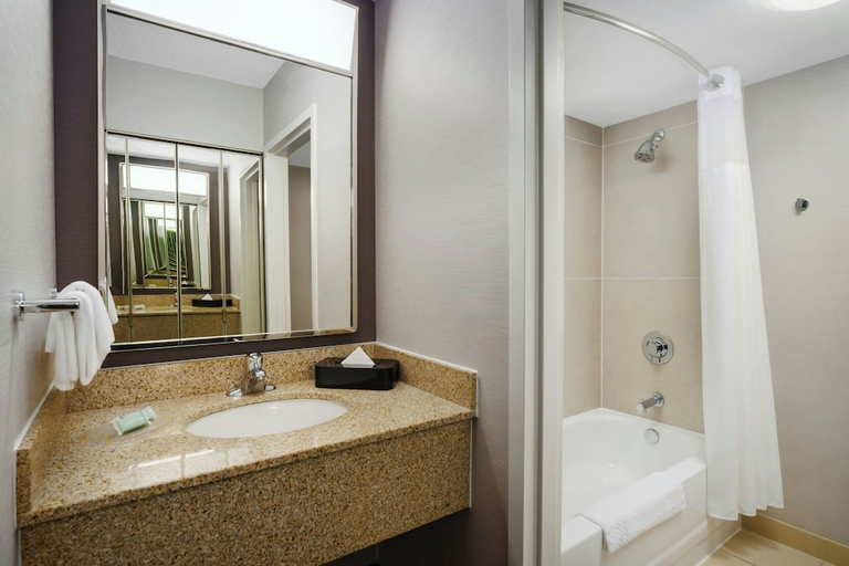 Bathroom 3, Courtyard Chicago Midway Airport, Cook