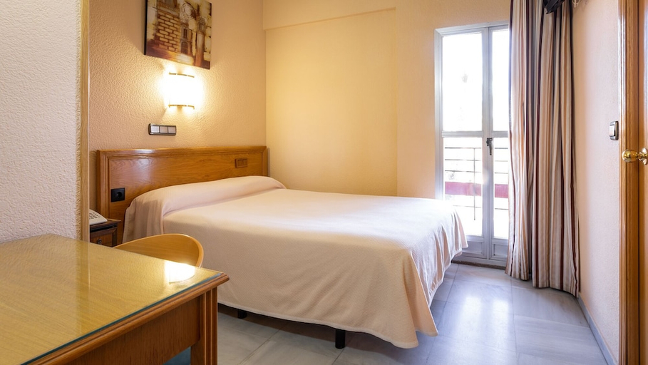 Others 2, Hotel Zeus, Badajoz