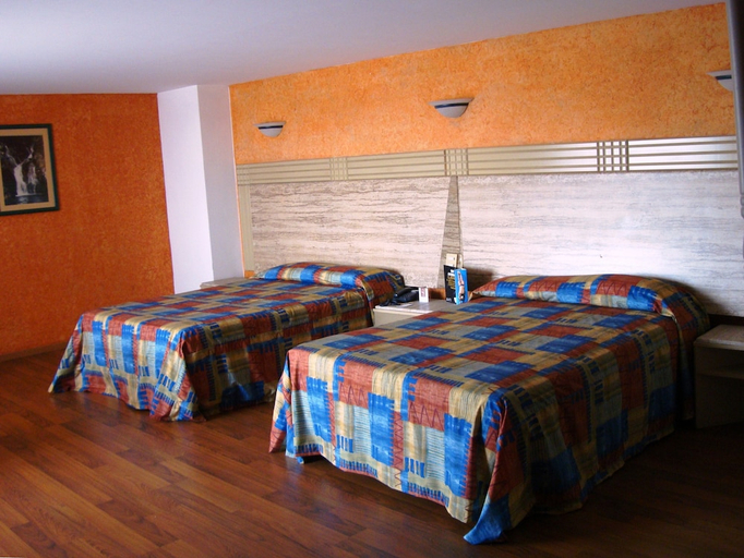 Bedroom 3, Hotel Cervantes, Guadalajara