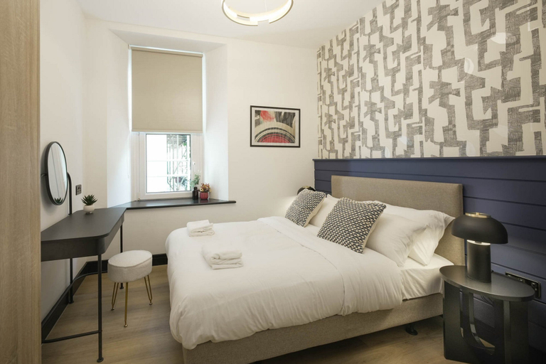 Room 5, The Sixty 19 Stylish Studios and Apt., Cardiff