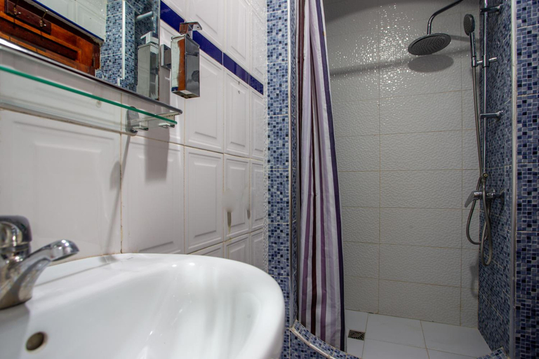 Bathroom 2, Hotel Chams, Chefchaouen
