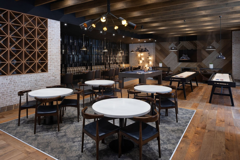 Food & Drinks 5, Delta Hotels by Marriott Edmonton Centre Suites, Division No. 11
