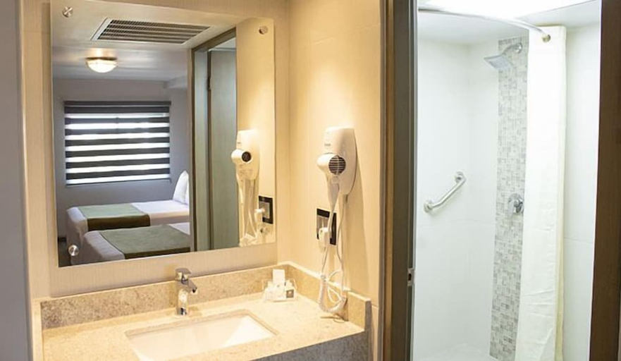Bathroom 5, Calafia Hotel y Centro de Convenciones, Mexicali