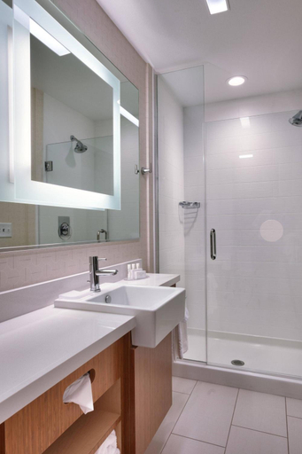 Bathroom 3, SpringHill Suites by Marriott Coeur d'Alene, Kootenai