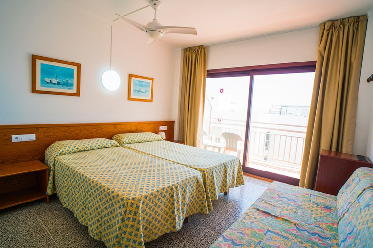 Bedroom 4, Sur, Baleares