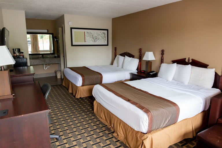 Bedroom 2, Regency Inn, Monroe