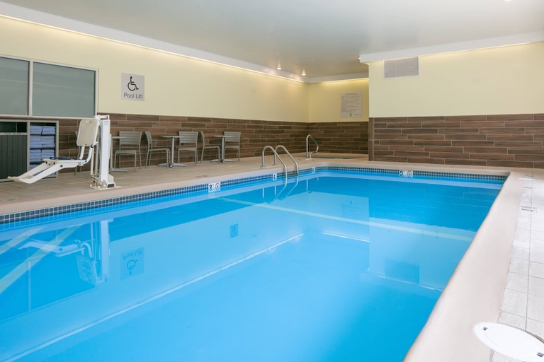 Sport & Beauty 4, Fairfield Inn Manhattan, Riley