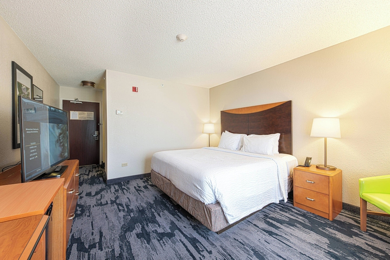 Bedroom 3, Fairfield Inn & Suites by Marriott Chicago Naperville, Dupage