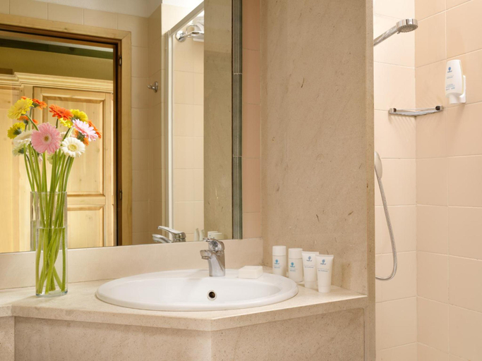 Bathroom 5, TH Pila, Aosta
