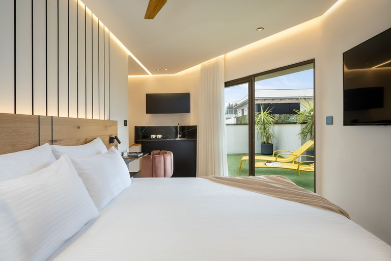 Bedroom 2, Arbel Suites Hotel