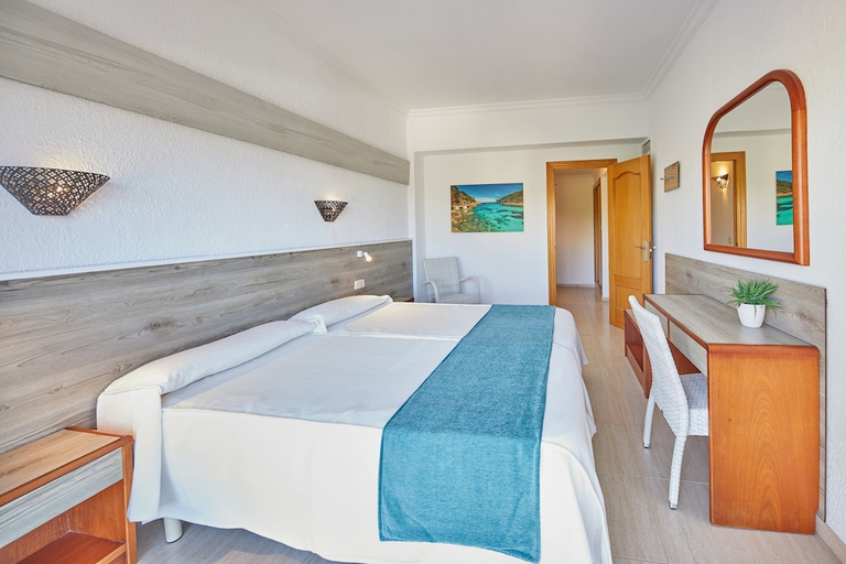 Bedroom 2, Ben Hur Apartments, Baleares