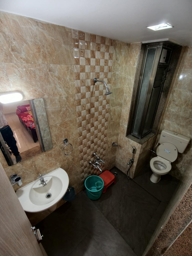 Bathroom 4, Salas Executive, Satara