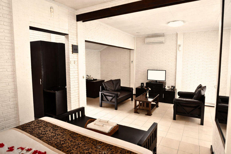 Bedroom 2, The Tavia Riverside Resort & Convention, Bogor