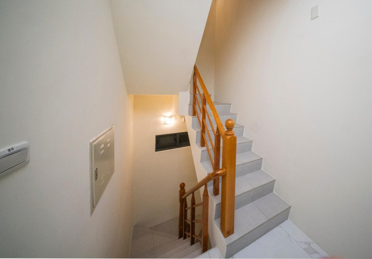 Others 3, Leo and Alley Elevator B&B Hualien, Hualien