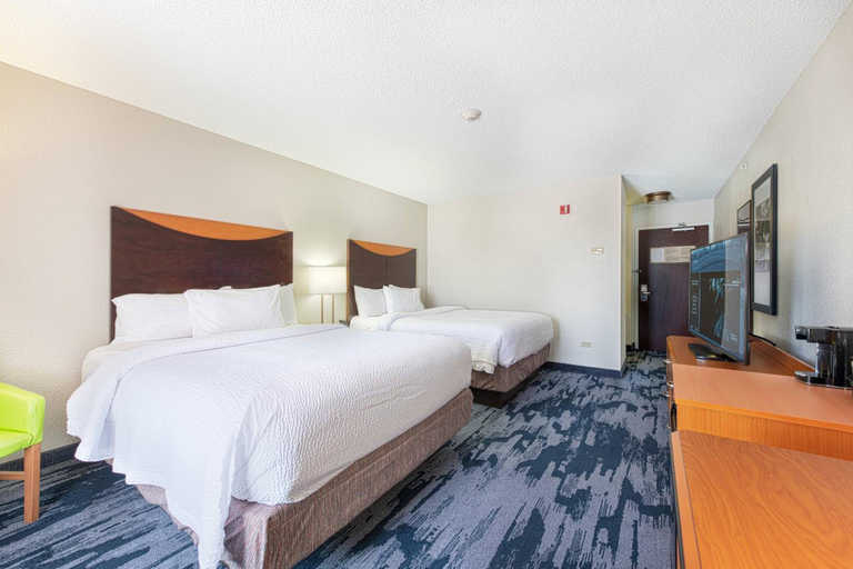 Bedroom 2, Fairfield Inn & Suites by Marriott Chicago Naperville, Dupage